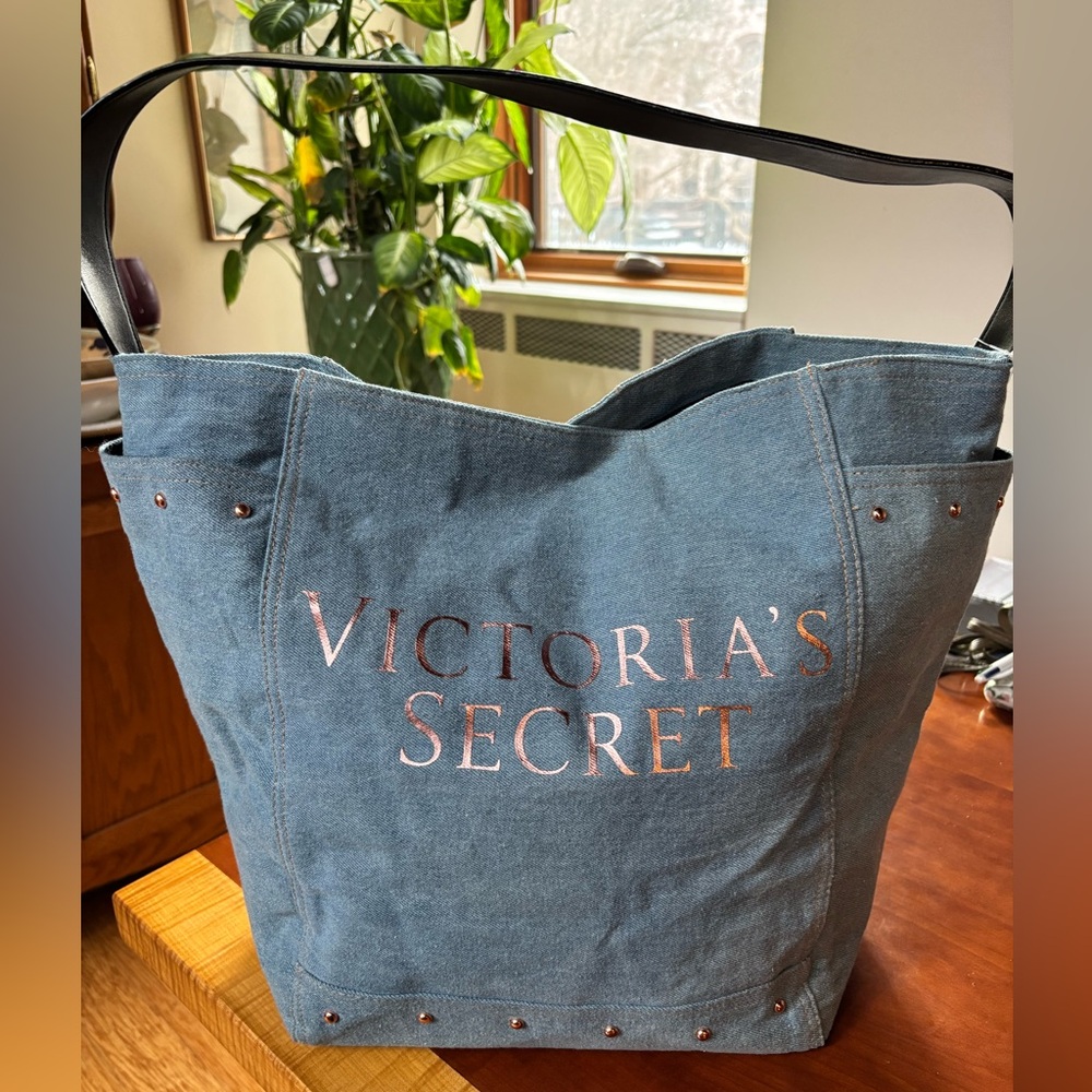 VICTORIA’S SECRET denim tote